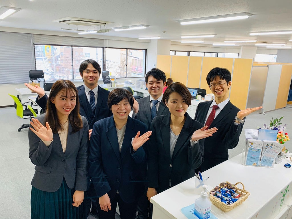 先輩社員写真